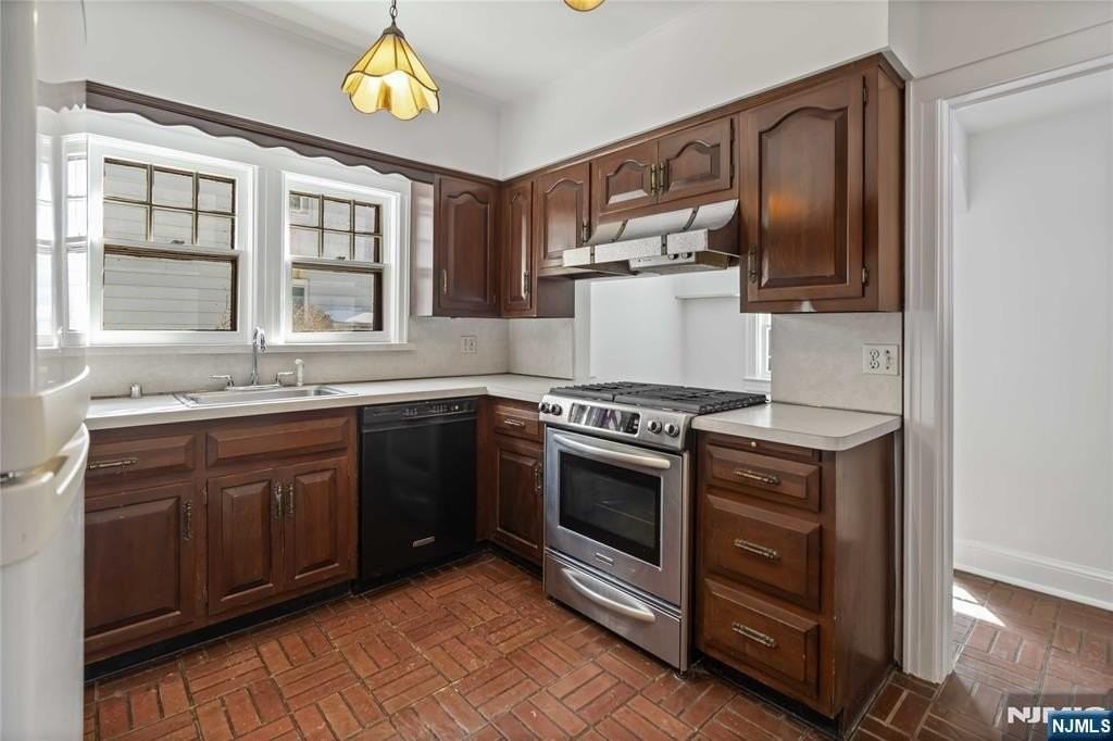 318 Gilbert St - Photo 6 of 28