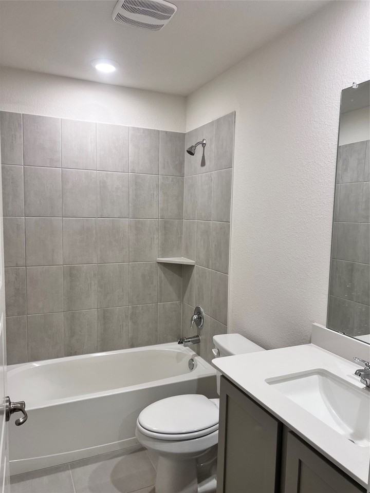 9729 Daisey Mae Ln - Photo 2 of 11