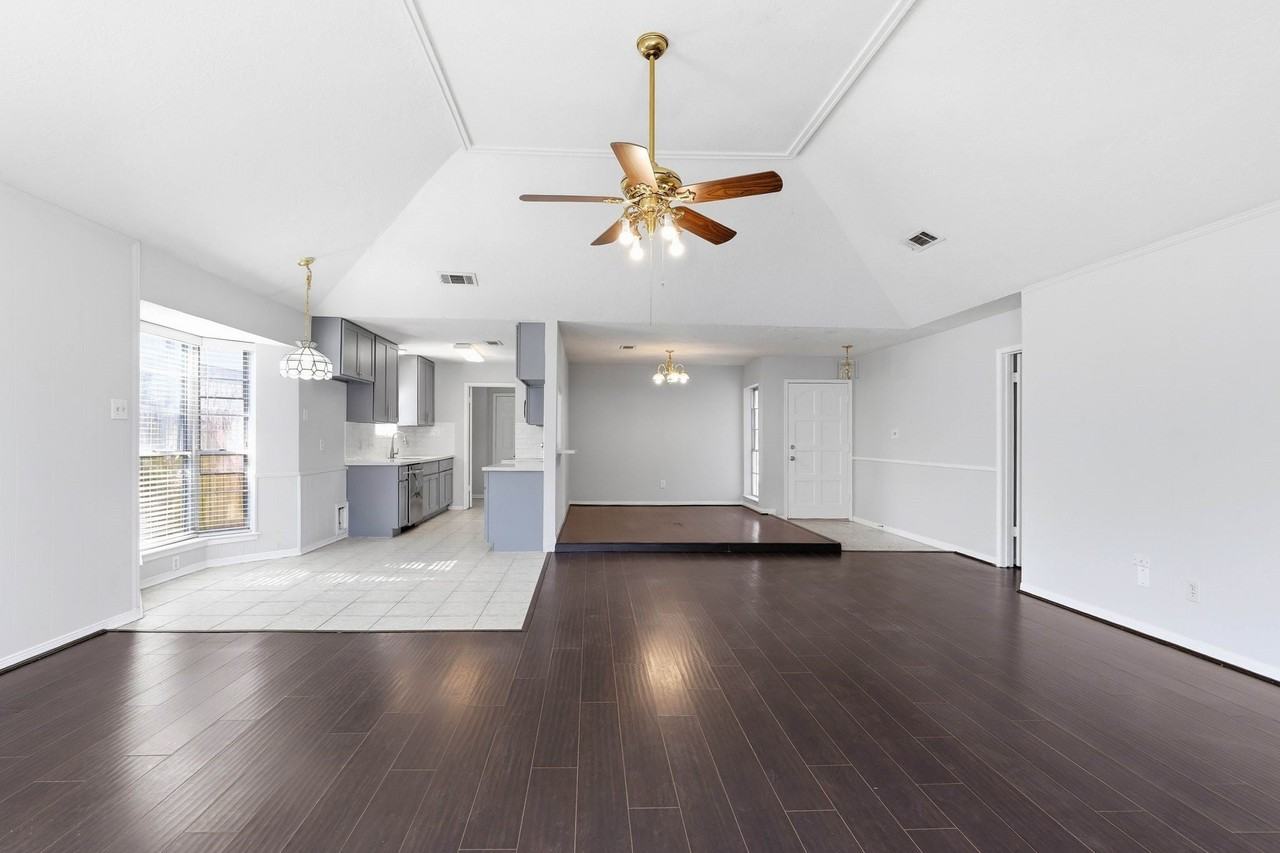 6807 Falling Waters Dr - Photo 7 of 22