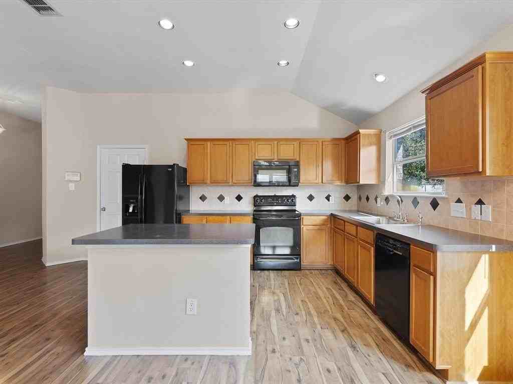 8920 Sagebrush Trl - Photo 6 of 26