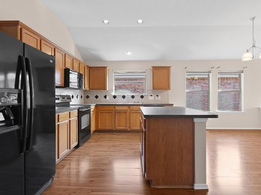 8920 Sagebrush Trl - Photo 7 of 26