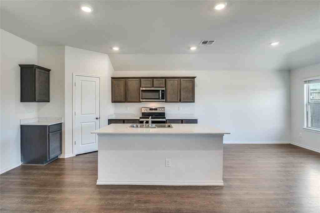 611 Chuck Wagon Dr - Photo 6 of 25