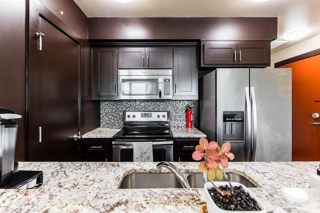 1125 S Jennings Ave #202 - Photo 3 of 6