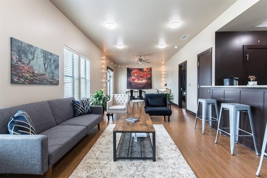 1125 S Jennings Ave #202 - Photo 4 of 6