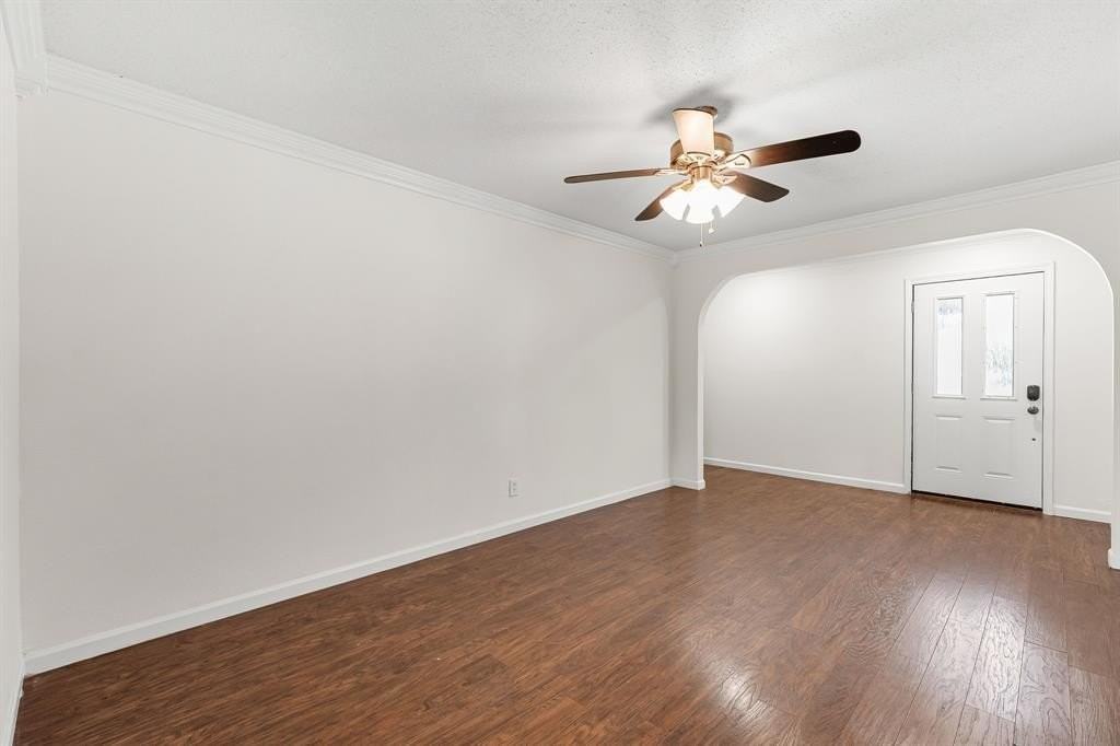 2832 Laramie St - Photo 5 of 28