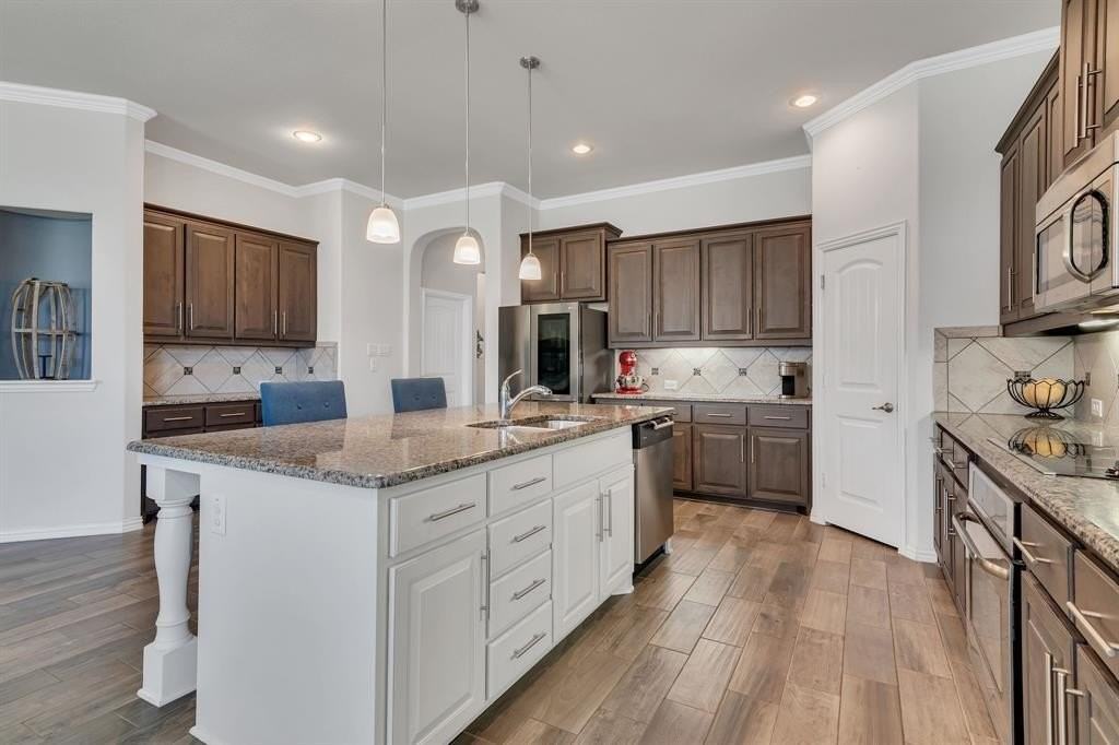 12821 Coast Way - Photo 3 of 32