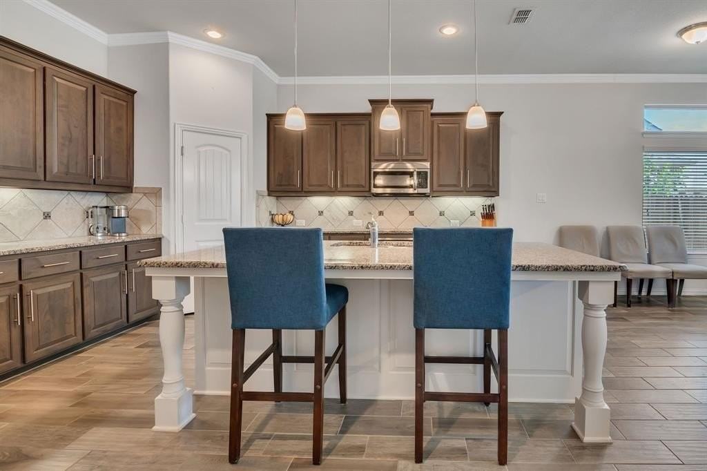 12821 Coast Way - Photo 5 of 32