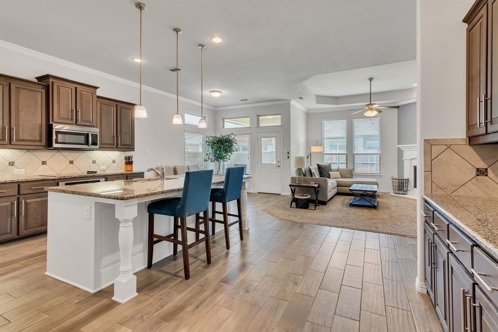 12821 Coast Way - Photo 6 of 32