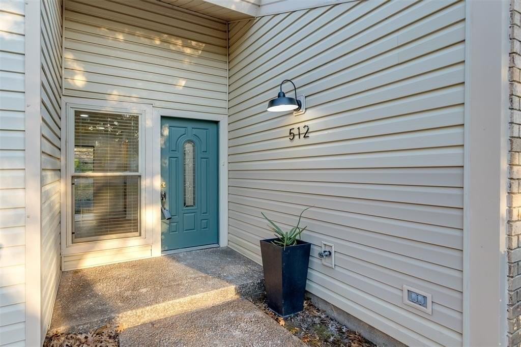 512 Arbor Brook Ln - Photo 3 of 26