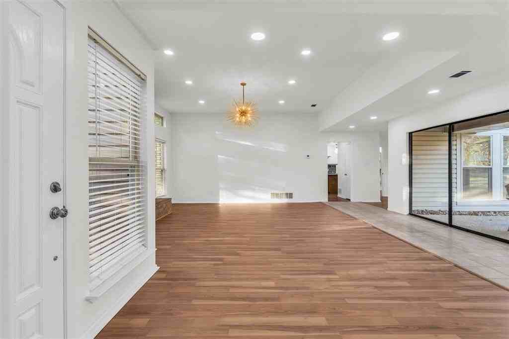 512 Arbor Brook Ln - Photo 5 of 26