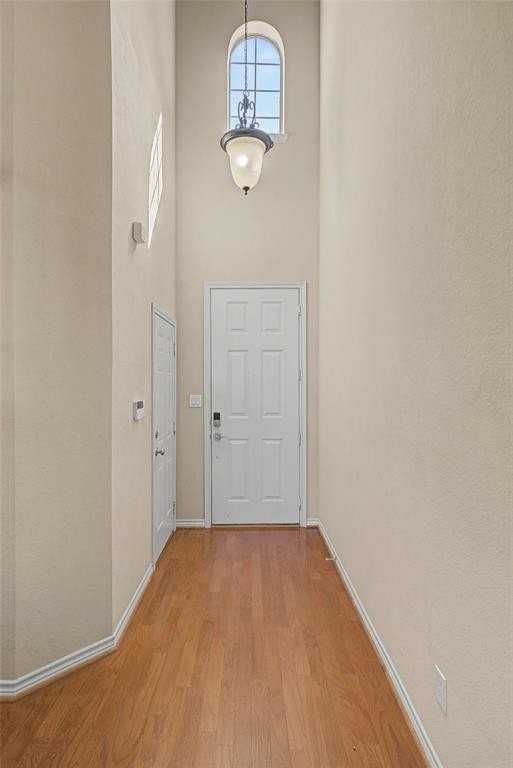 317 Metropolitan Dr - Photo 4 of 30