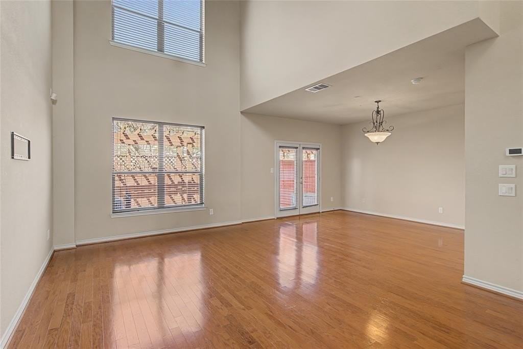 317 Metropolitan Dr - Photo 7 of 30