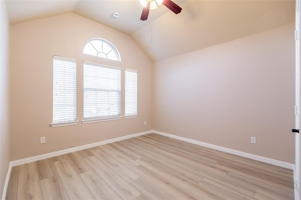 4513 Oxbow Dr - Photo 2 of 35