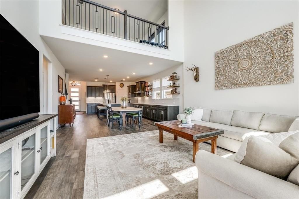 1225 Stagecoach Trl - Photo 5 of 17