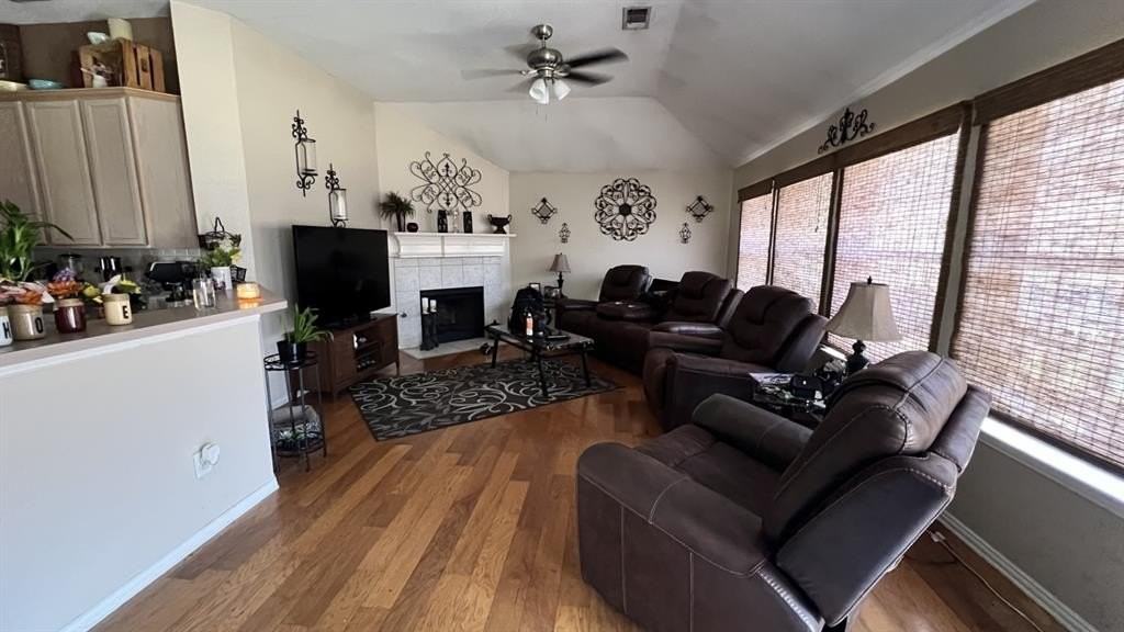 2504 Blue Holly Dr - Photo 4 of 14