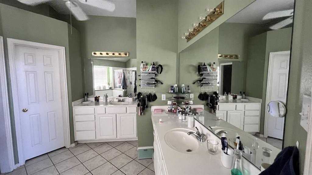 2504 Blue Holly Dr - Photo 6 of 14