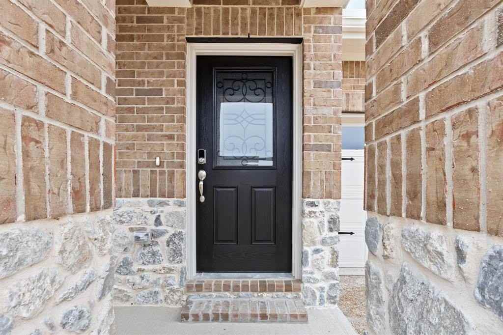 1603 Lannon Ln - Photo 3 of 40