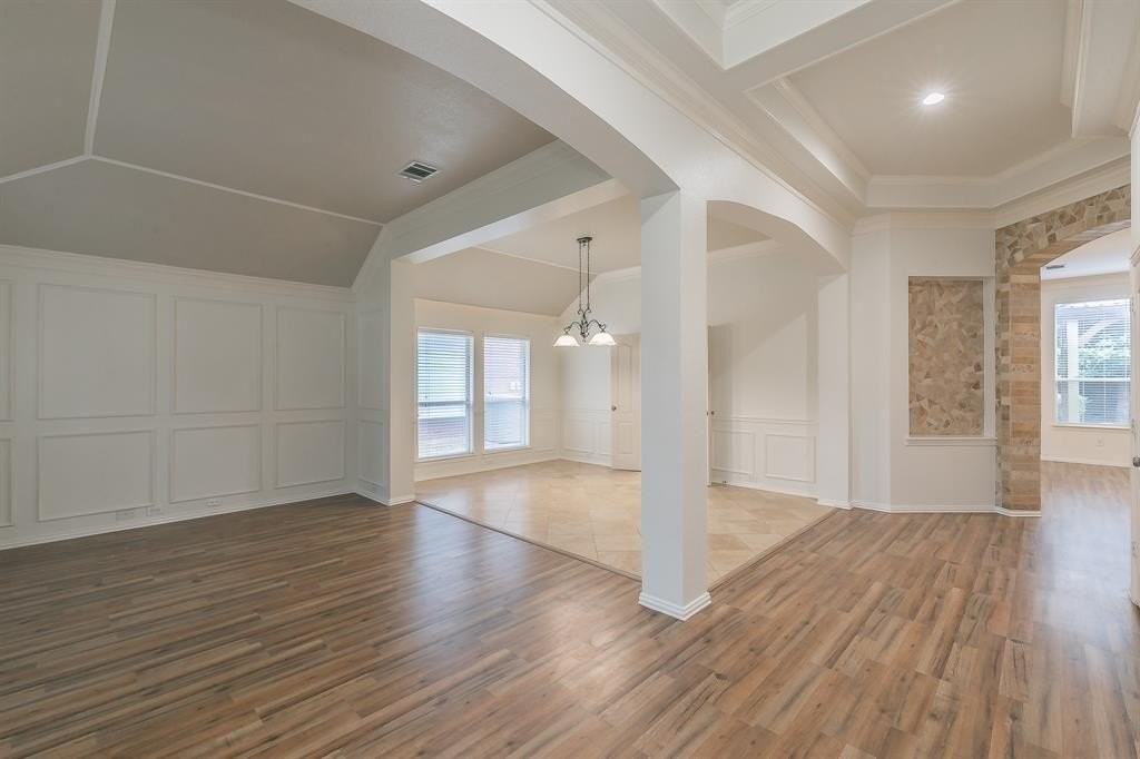 4633 Baldwin Ln - Photo 4 of 38