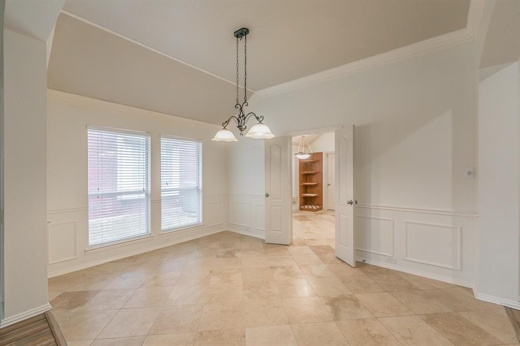 4633 Baldwin Ln - Photo 6 of 38