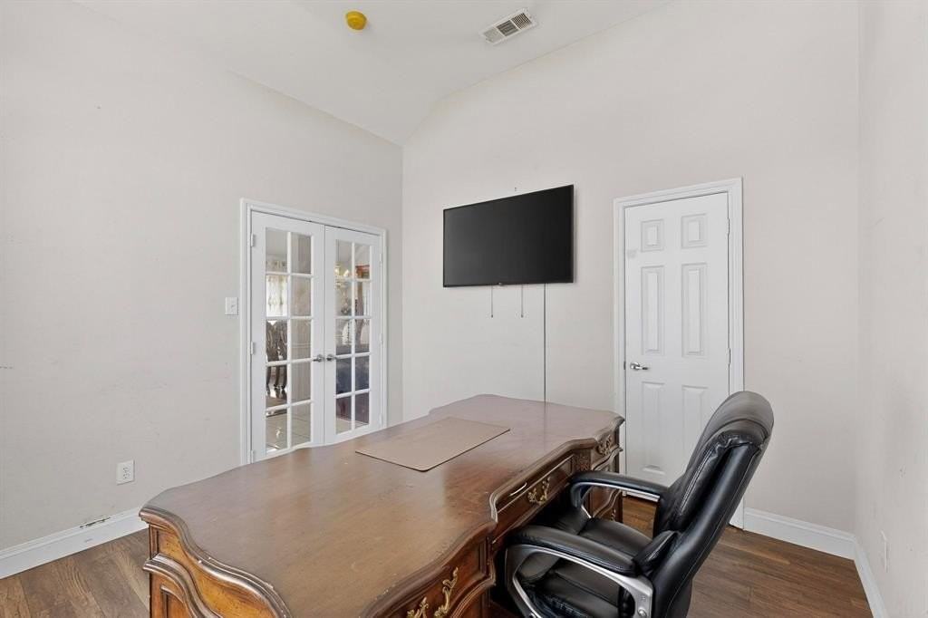 2502 Morningstar Ln - Photo 7 of 33