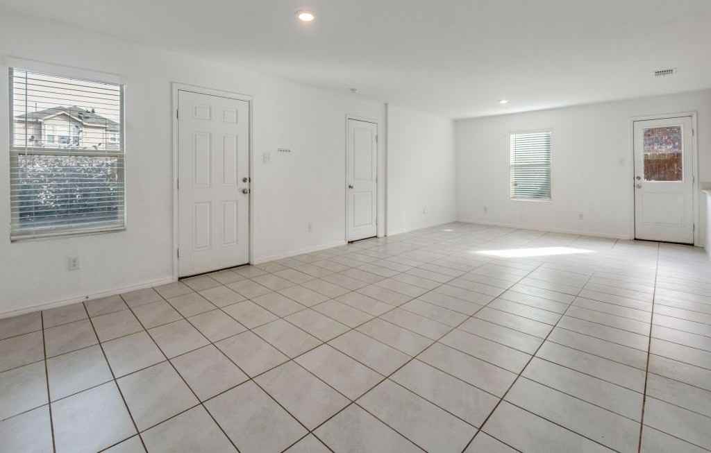 14008 Earlham St - Photo 4 of 25