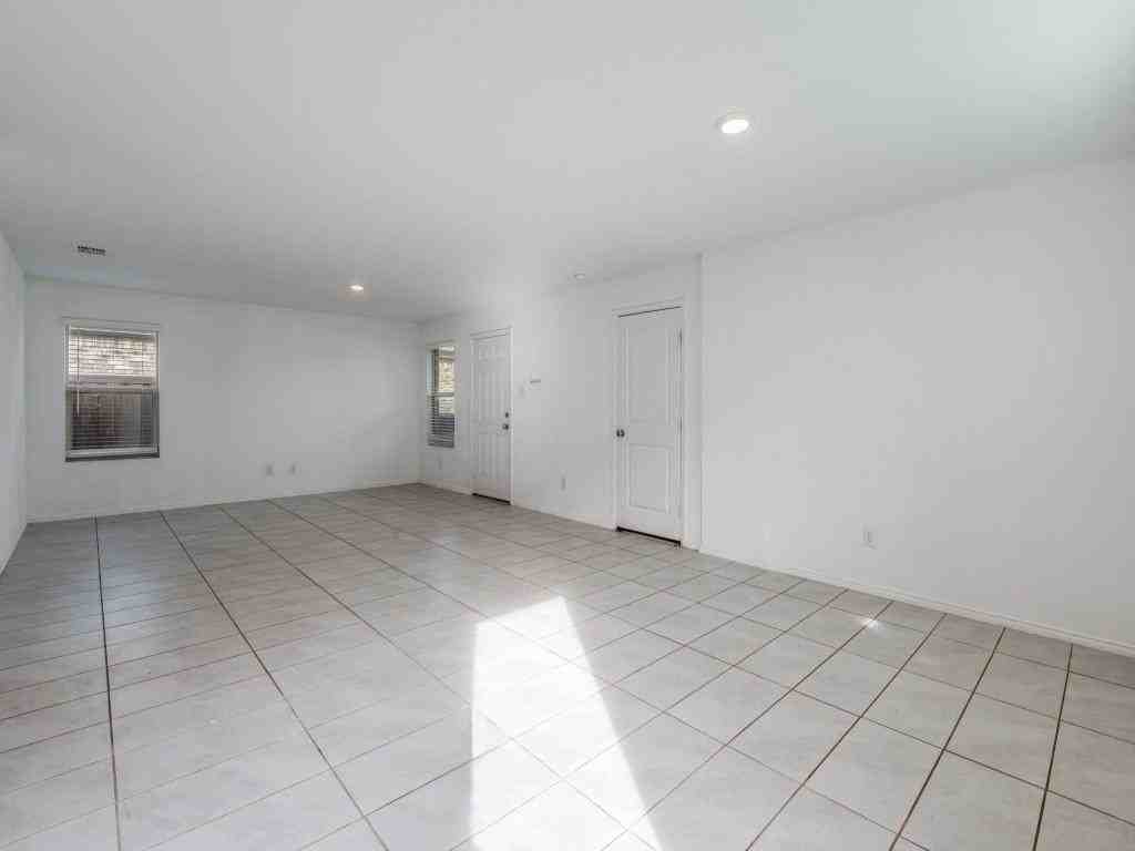 14008 Earlham St - Photo 5 of 25