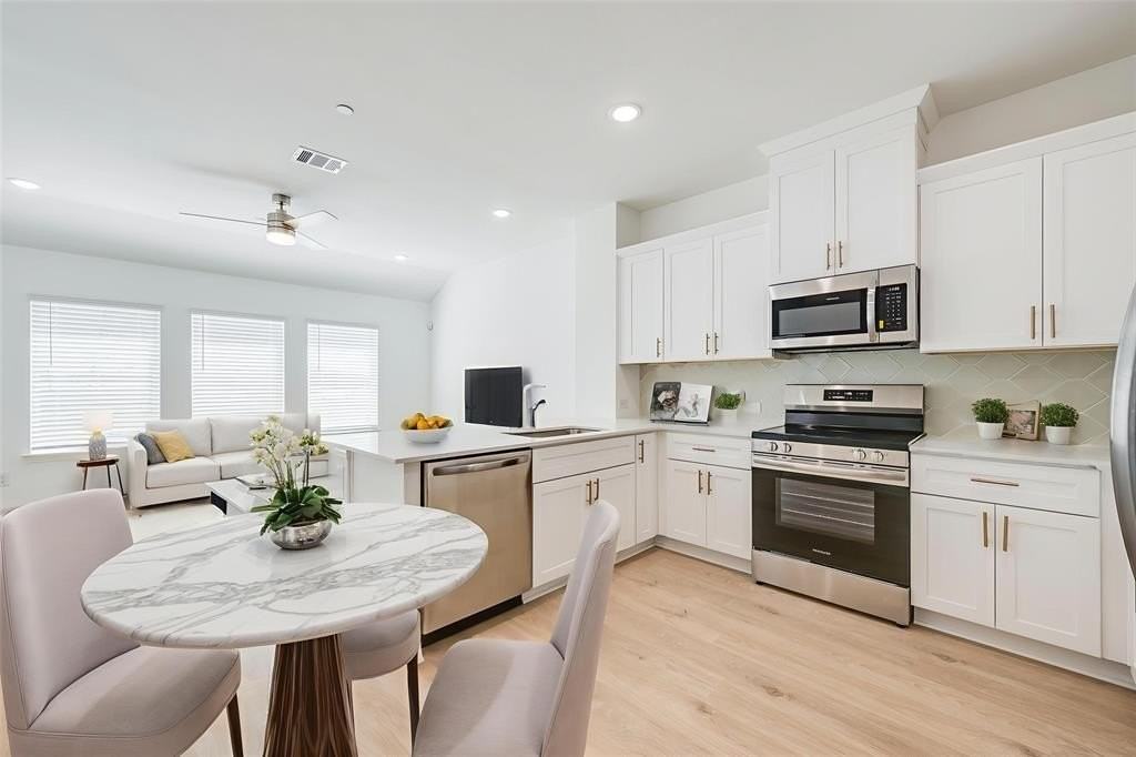 5316 Cornerstone St - Photo 5 of 15