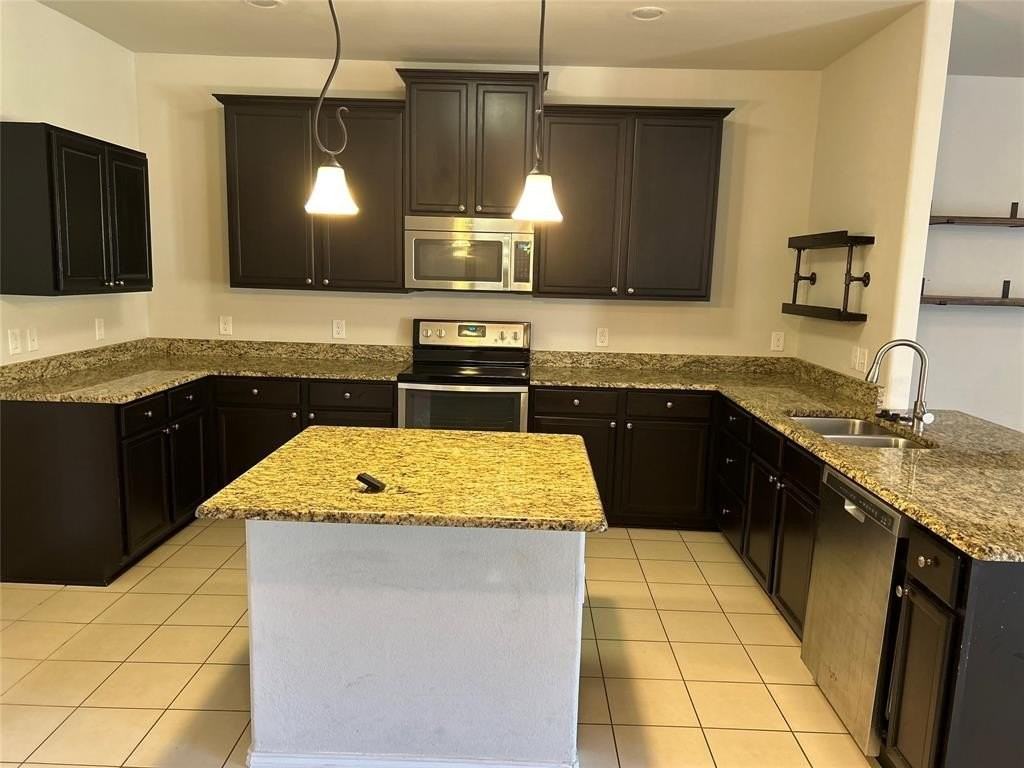 4607 Cormorant Dr - Photo 4 of 14