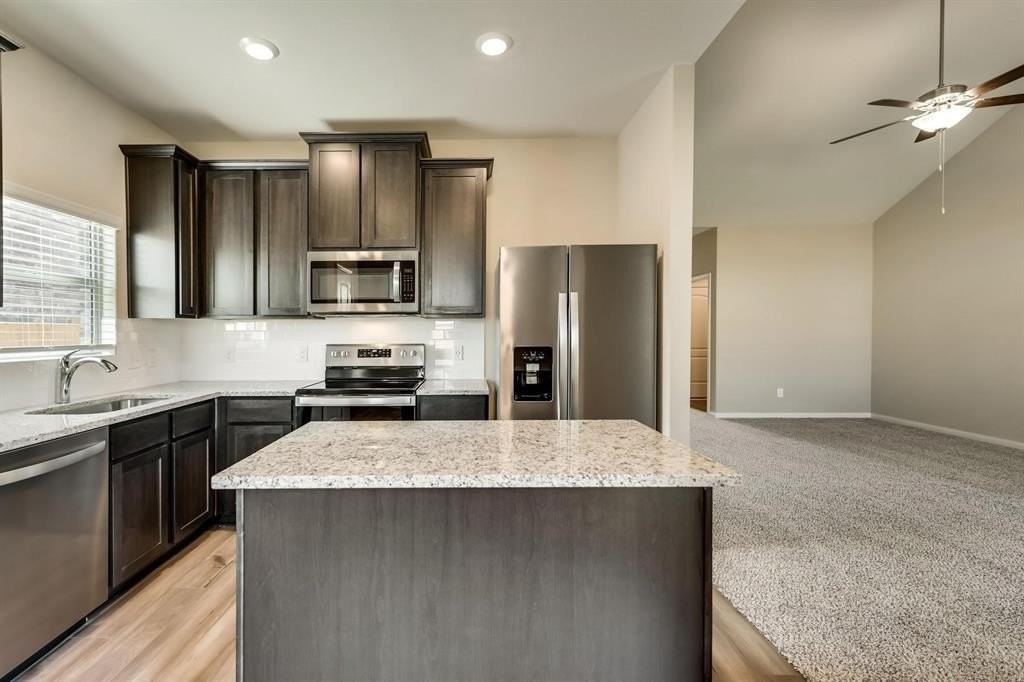 243 Elam Dr - Photo 4 of 11