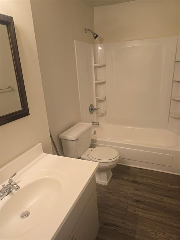 219 E 3rd St #B - Photo 4 of 13