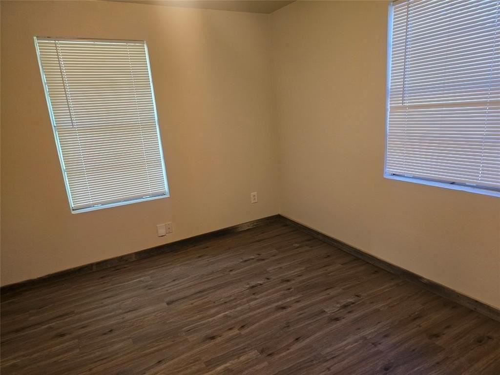 219 E 3rd St #B - Photo 7 of 13