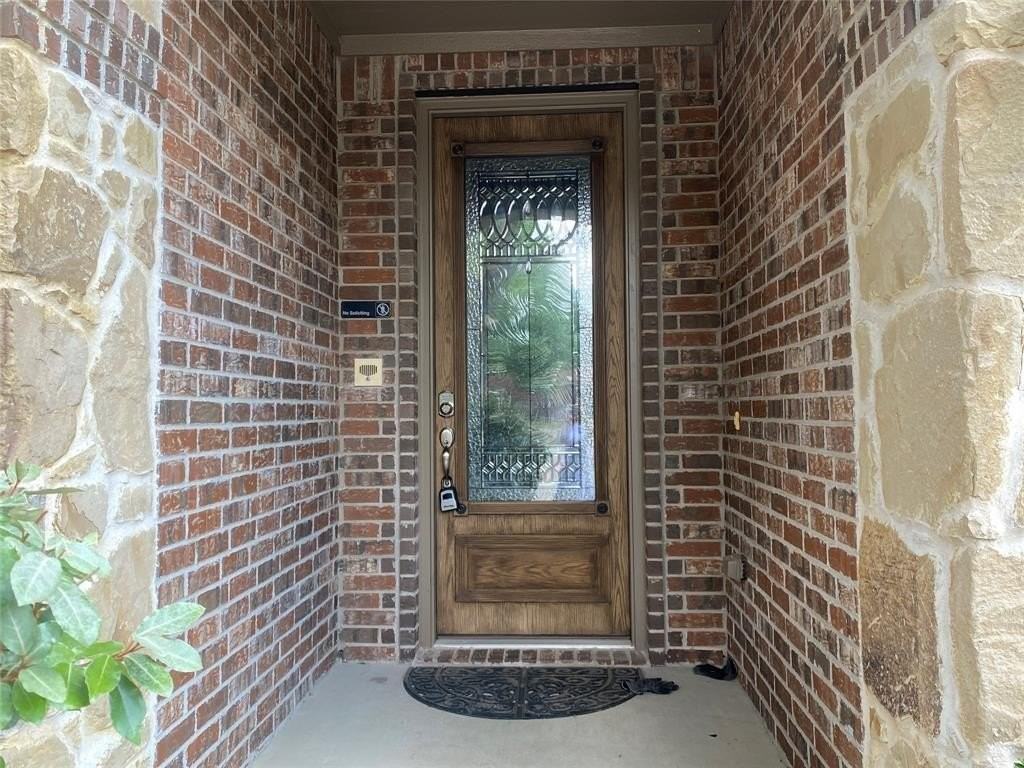 380 Spring Meadow Dr - Photo 3 of 18