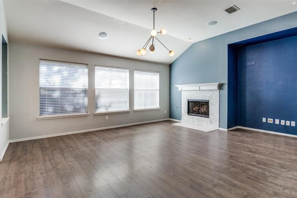 1414 Sleepy Hollow Dr - Photo 5 of 25