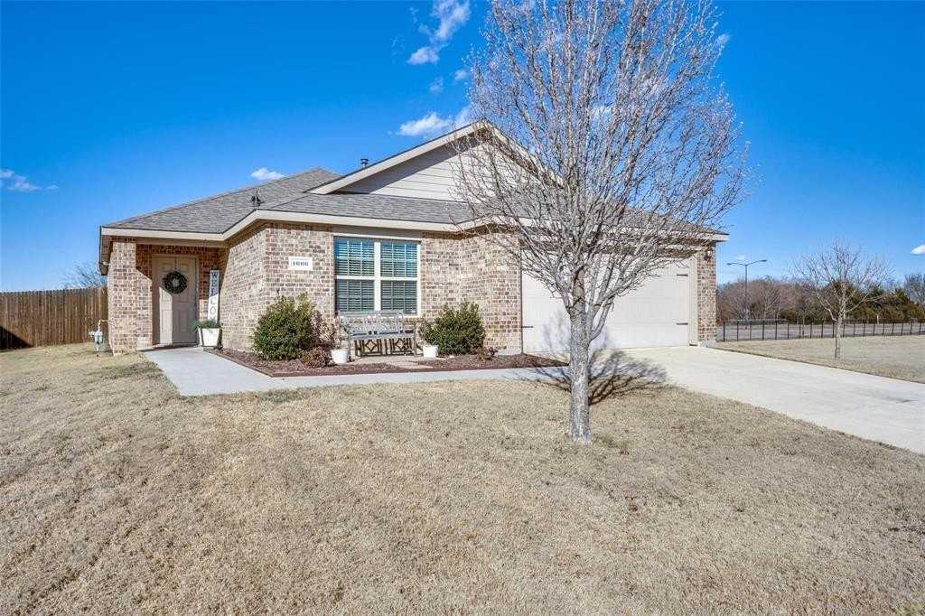 1606 Meadow Creek Dr - Photo 2 of 25