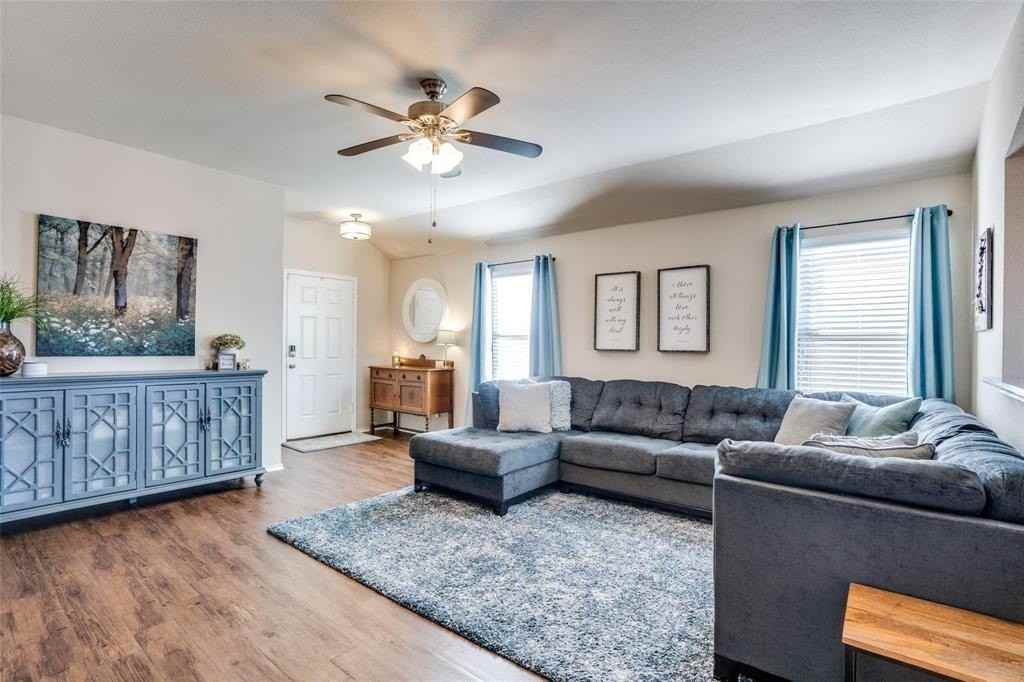 1606 Meadow Creek Dr - Photo 7 of 25