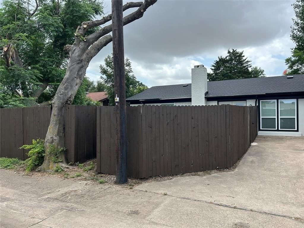 3837 Burning Tree Ln - Photo 5 of 31