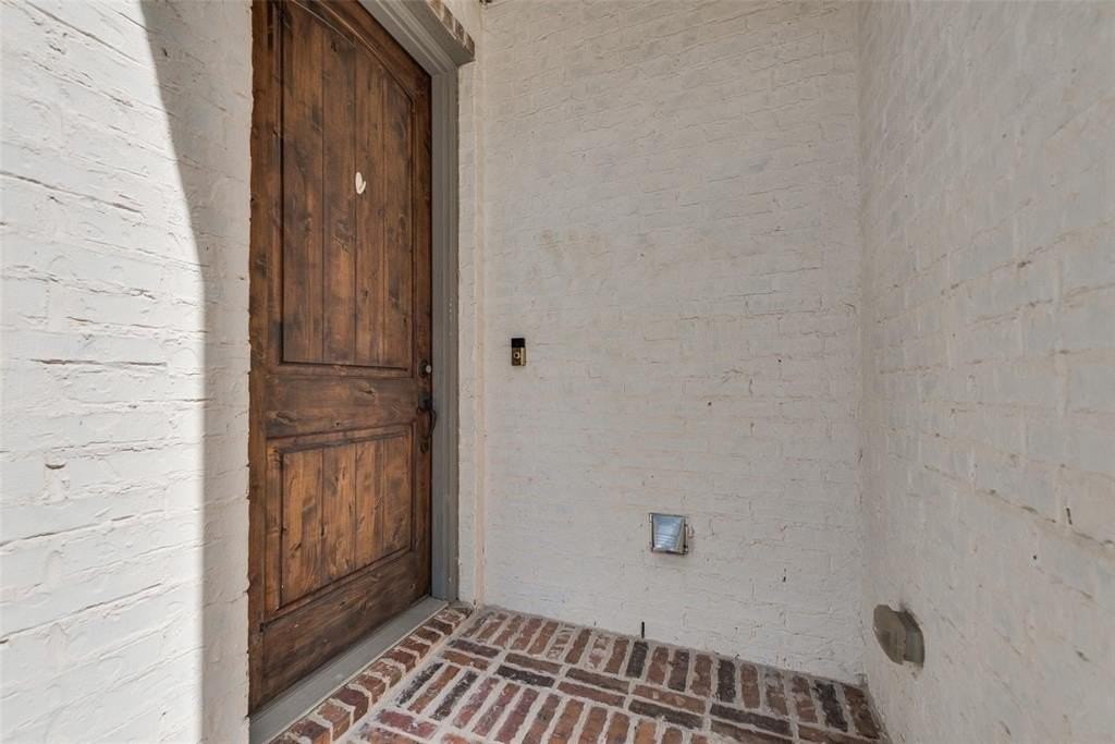 818 Milton Way - Photo 2 of 21