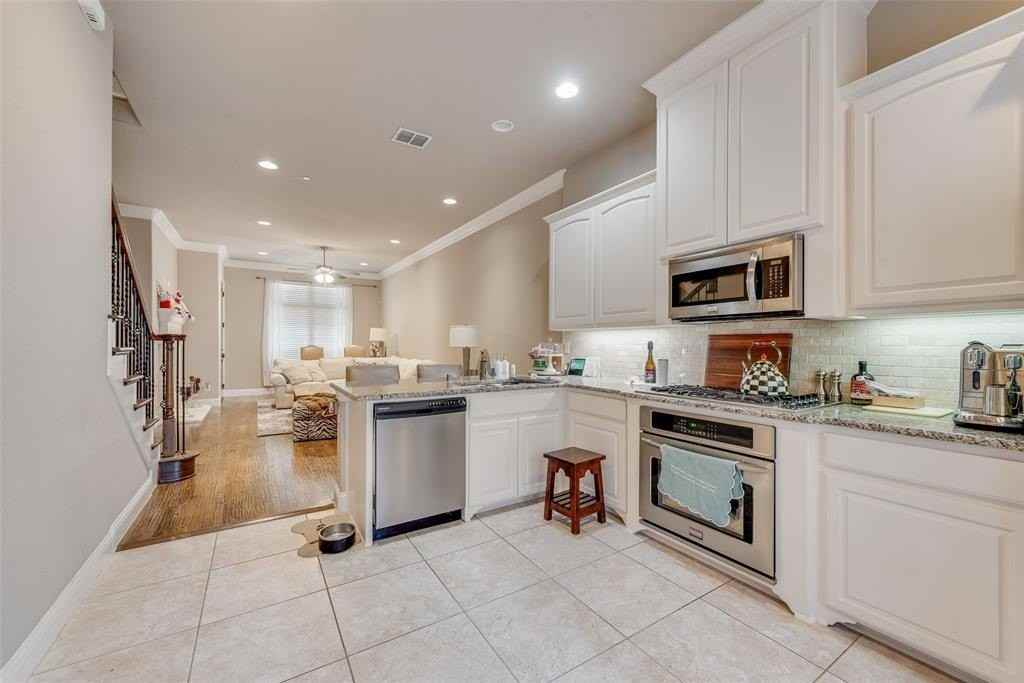 818 Milton Way - Photo 7 of 21