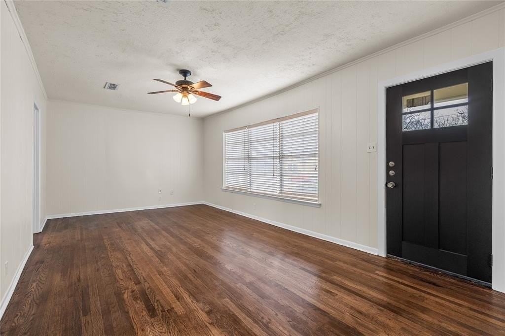 2223 Fowler Dr - Photo 5 of 18