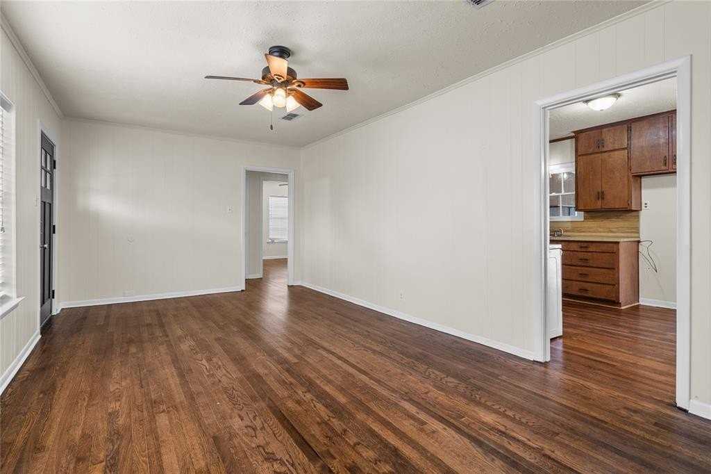 2223 Fowler Dr - Photo 6 of 18