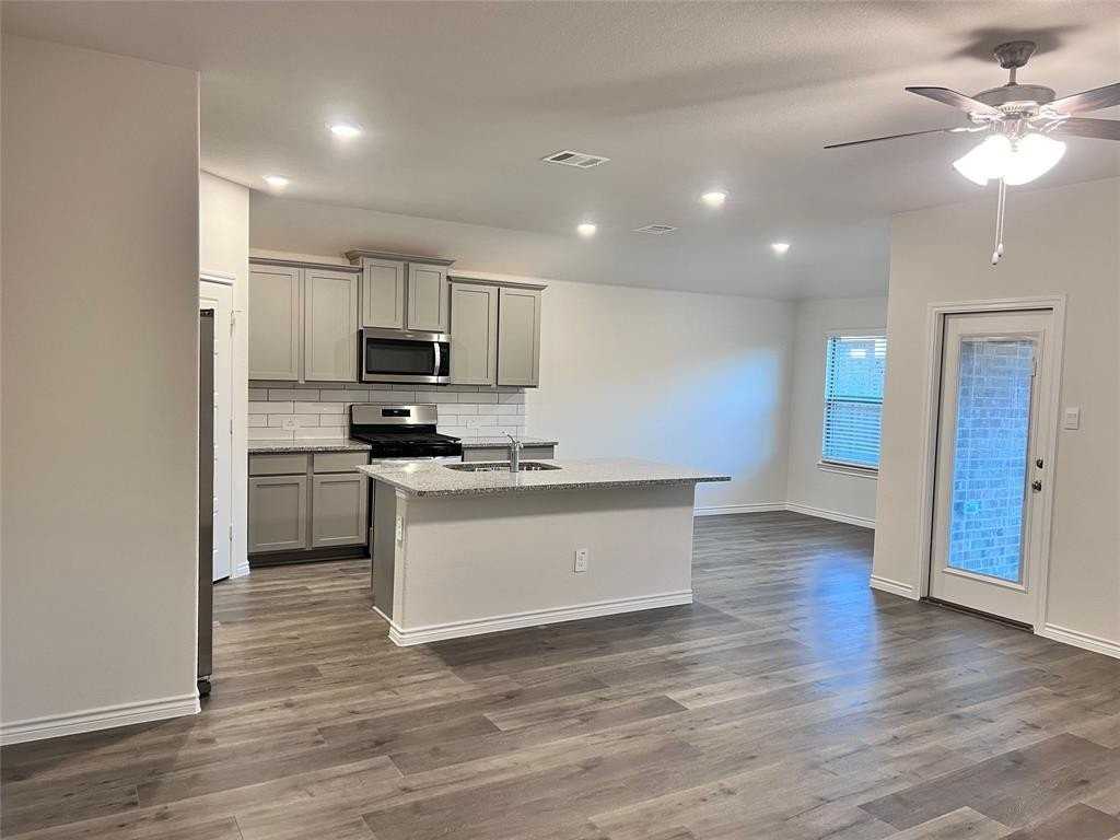 9729 Daisey Mae Ln - Photo 3 of 11