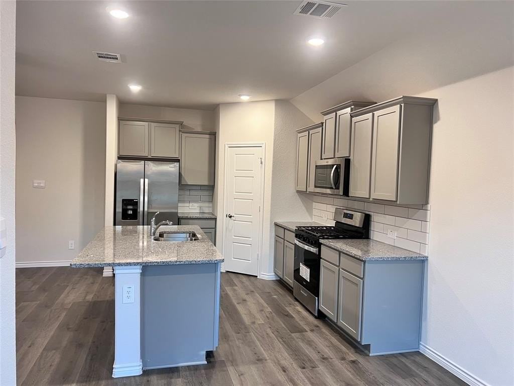 9729 Daisey Mae Ln - Photo 4 of 11