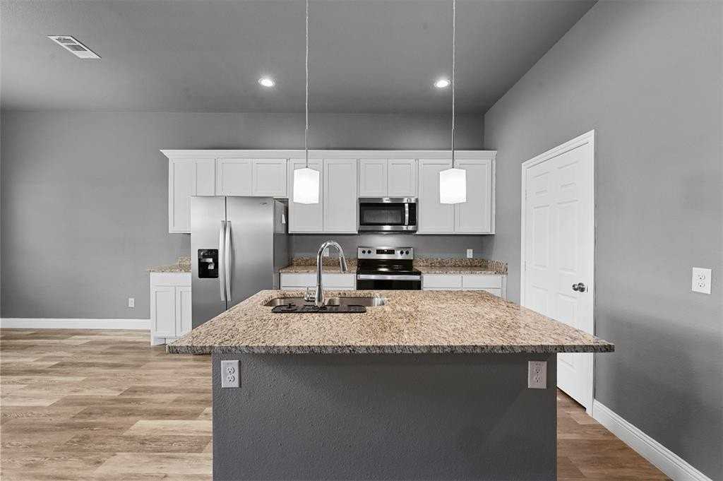 2006 Church St - Photo 6 of 20