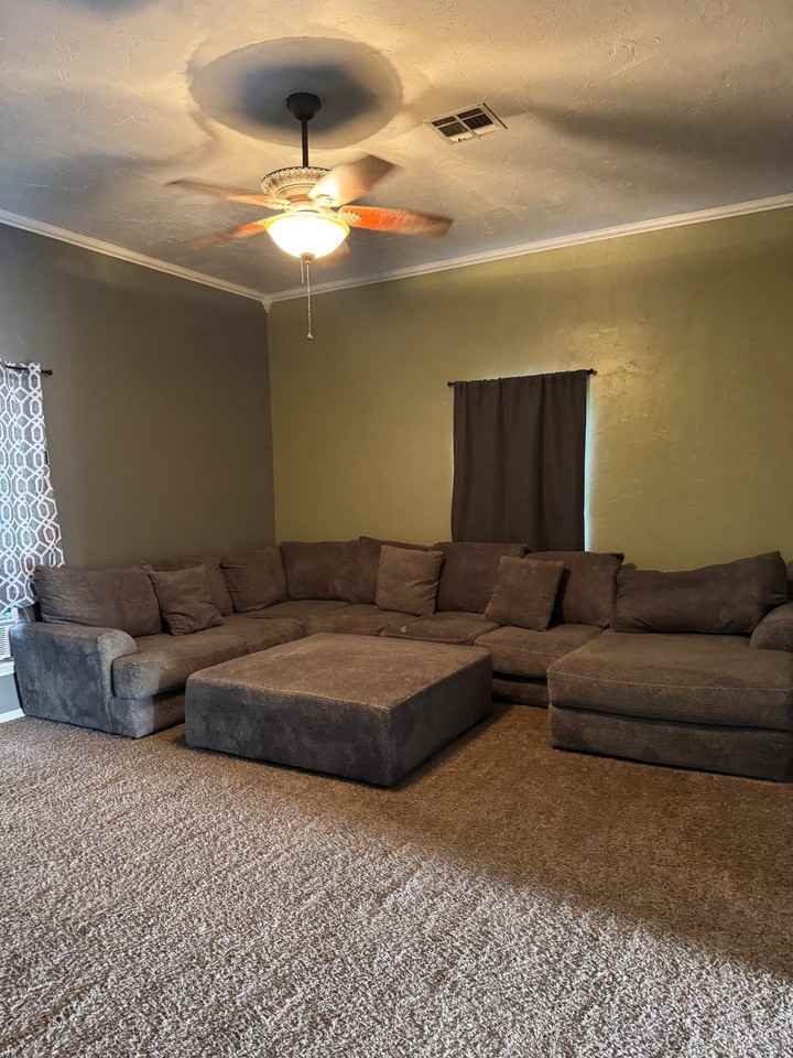 724 E Delaware Ave - Photo 4 of 29