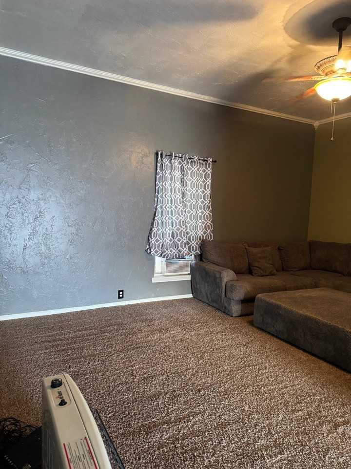 724 E Delaware Ave - Photo 6 of 29