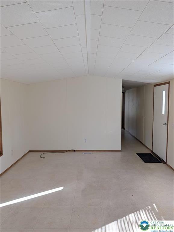 180 Hoffman Rd ##B - Photo 5 of 15