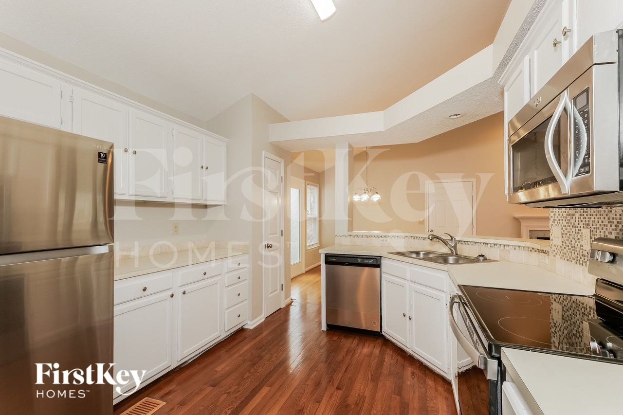 9029 Jefferson Woods Dr - Photo 5 of 15