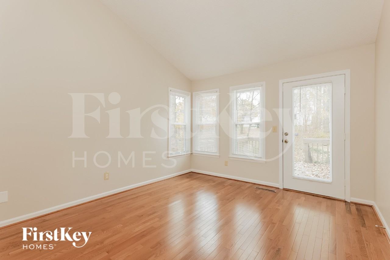 9029 Jefferson Woods Dr - Photo 6 of 15