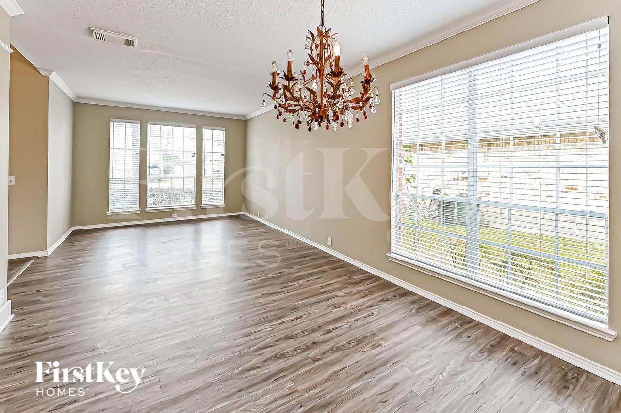 18810 Summer Anne Dr - Photo 5 of 15