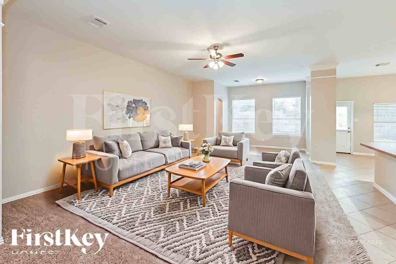 3010 Silverwood Park Ln - Photo 3 of 18